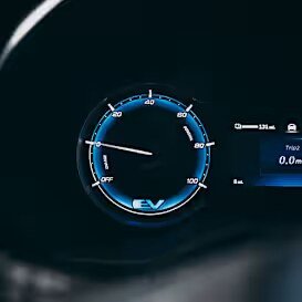 Maxus eDeliver 7 dashboard showing state of charge during a real-world range test