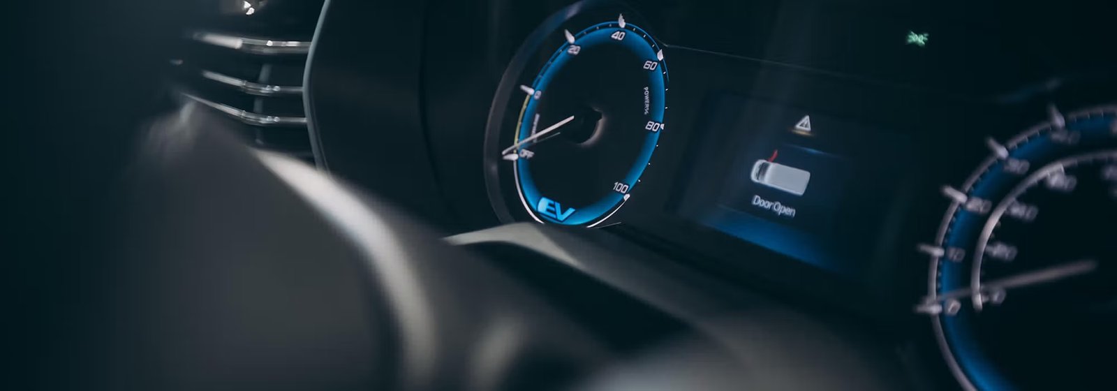 MAXUS Intelligence Onboard telematics platform banner showing connected fleet management